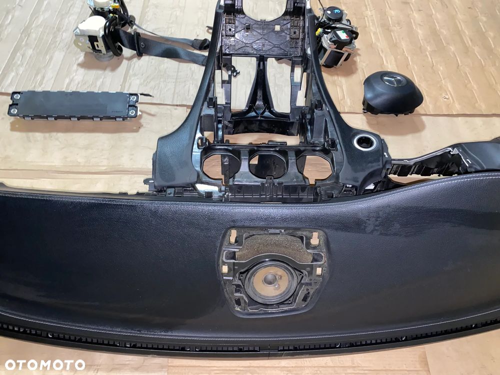 Deska rozdzielcza konsola Mercedes C-Klasa W205 coupe cabrio 2015r OE - 5