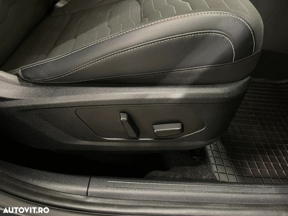 Kia Sportage 1.6 T-GDI HEV 6AT 4x2 Business Line - 22