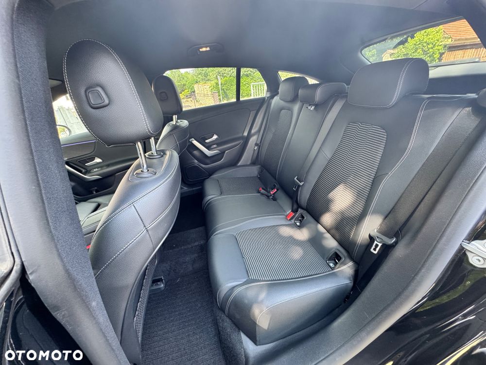 Mercedes-Benz CLA 200 d Progressive 8G-DCT - 11