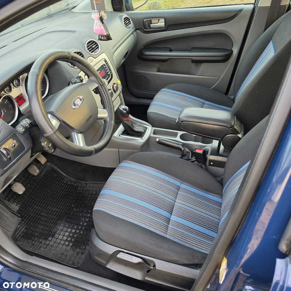 Ford Focus 1.6 Trend - 10