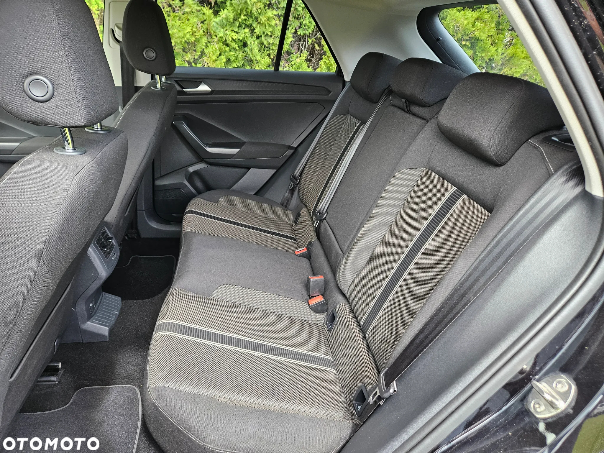 Volkswagen T-Roc 1.0 TSI Premium - 9