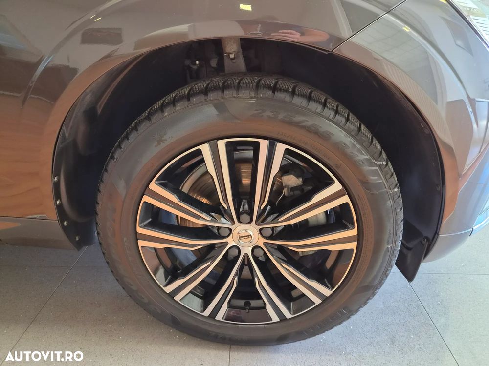 Volvo XC 60 B4 MHEV AT8 AWD Inscription - 31