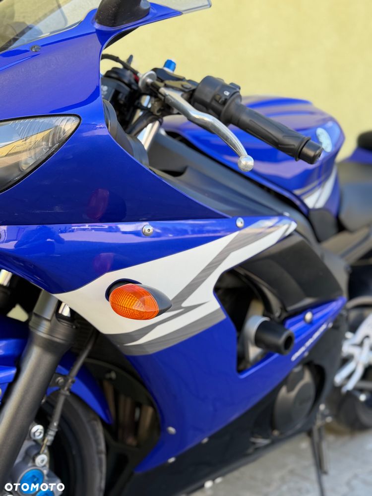 Yamaha R6 - 30