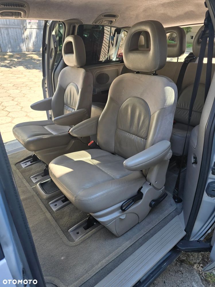 Chrysler Grand Voyager 3.3L Limited - 6