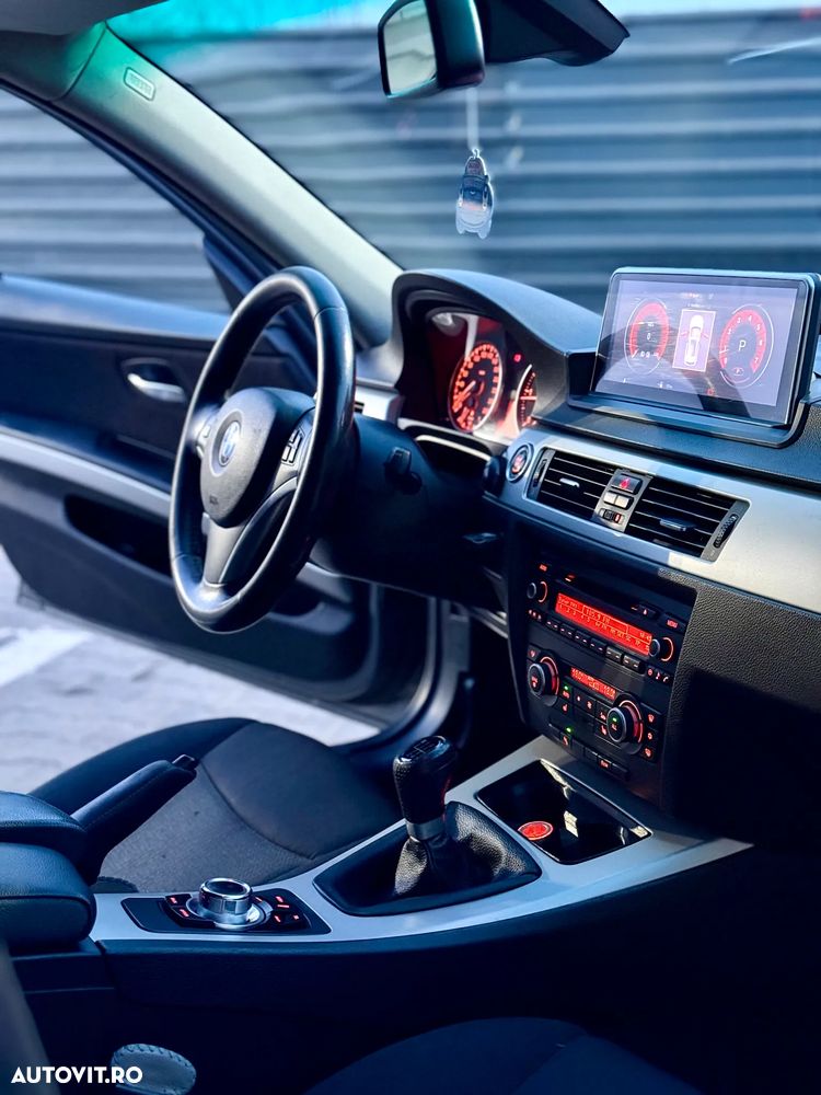 BMW Seria 3 320d - 10