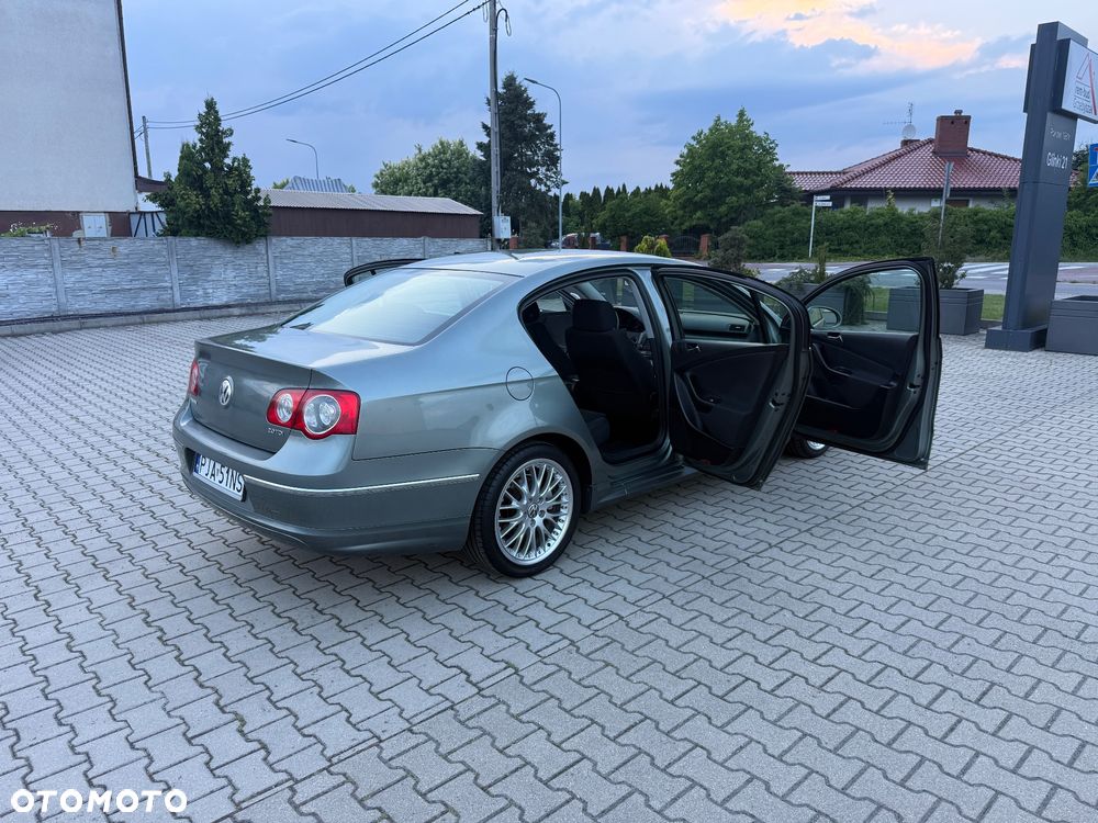 Volkswagen Passat 2.0 TDI Comfortline - 14