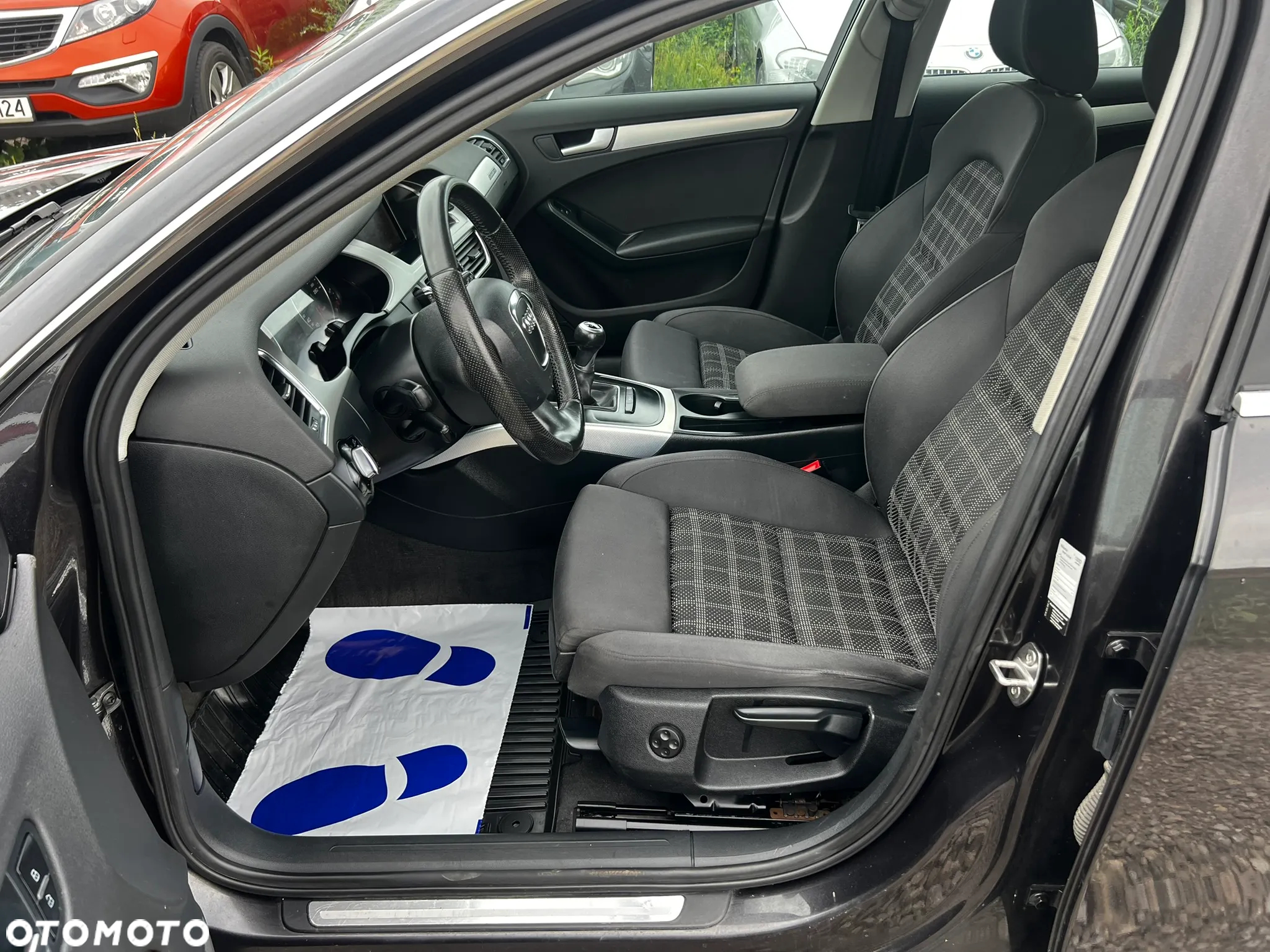 Audi A4 Avant 2.0 TDI DPF quattro Attraction - 14