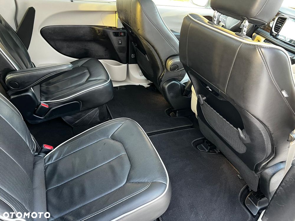 Chrysler Pacifica - 13