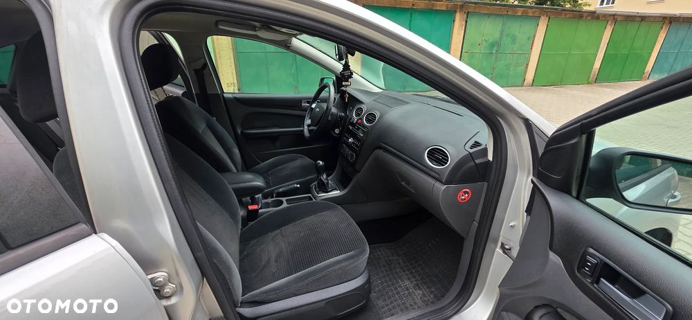 Ford Focus 2.0 TDCi Ghia - 11