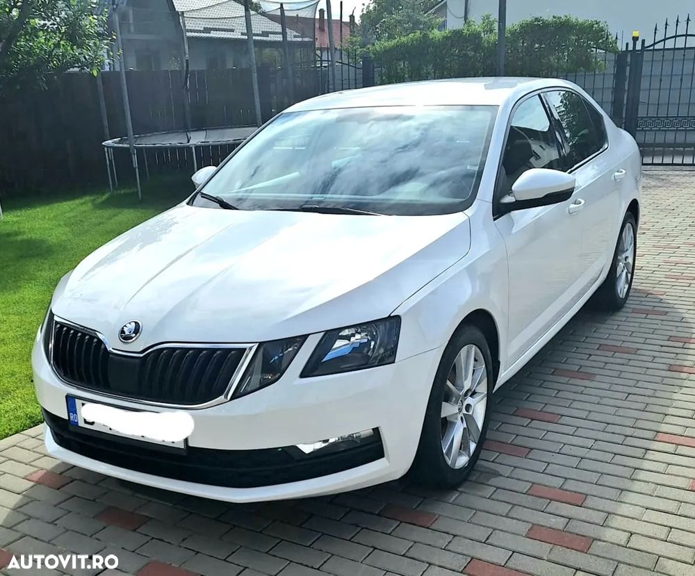 Skoda Octavia 1.6 TDI DSG Style - 2