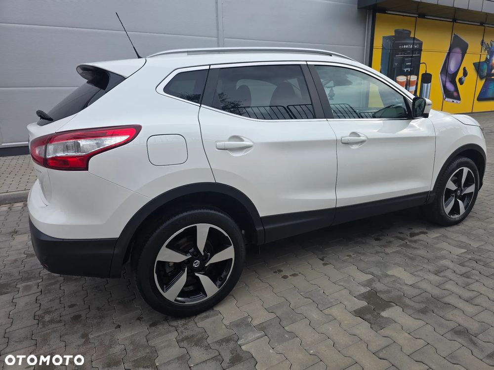 Nissan Qashqai 1.6 dCi Xtronic TEKNA+ - 11