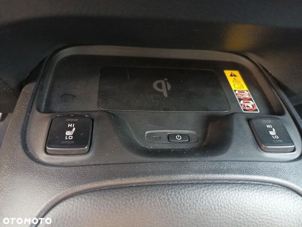 Toyota Corolla 1.8 Hybrid Comfort - 22