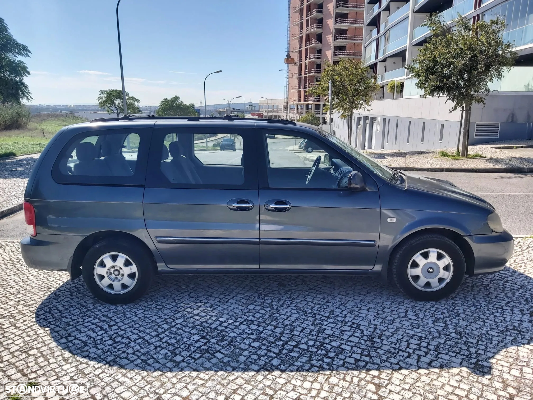 Kia Carnival 2.9 CRDi EX Confort - 7