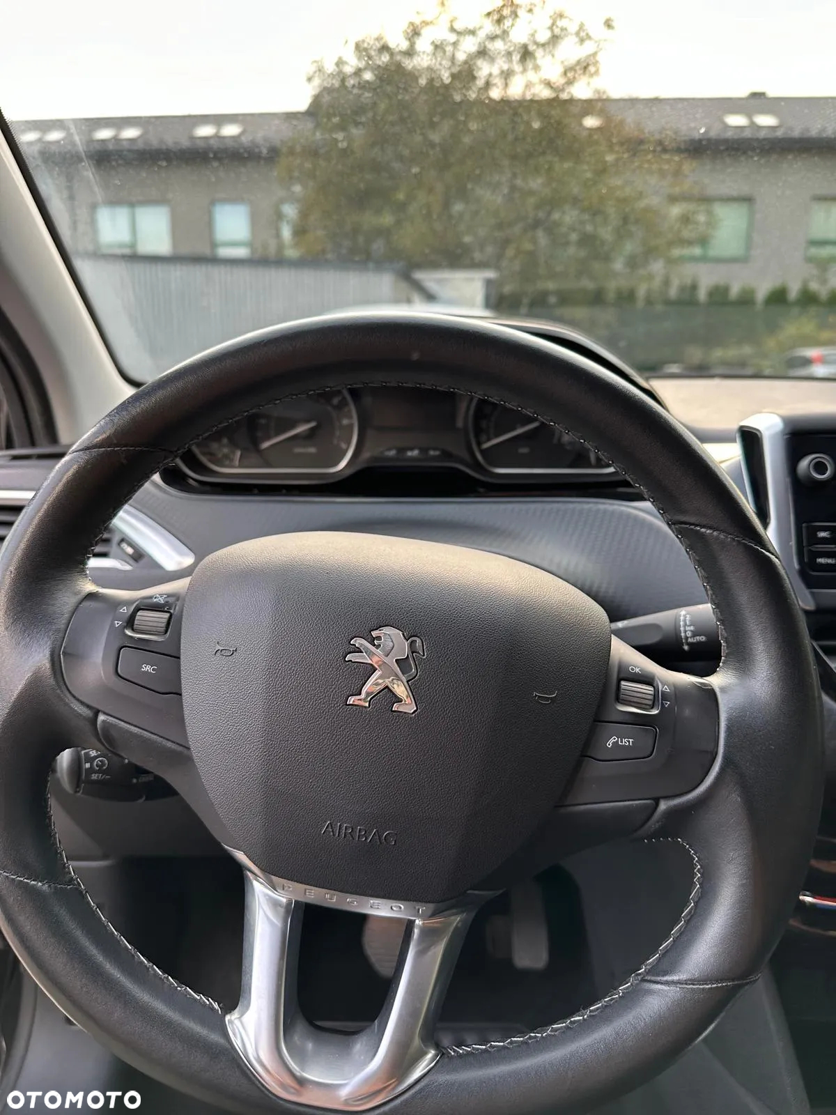 Peugeot 208 - 11