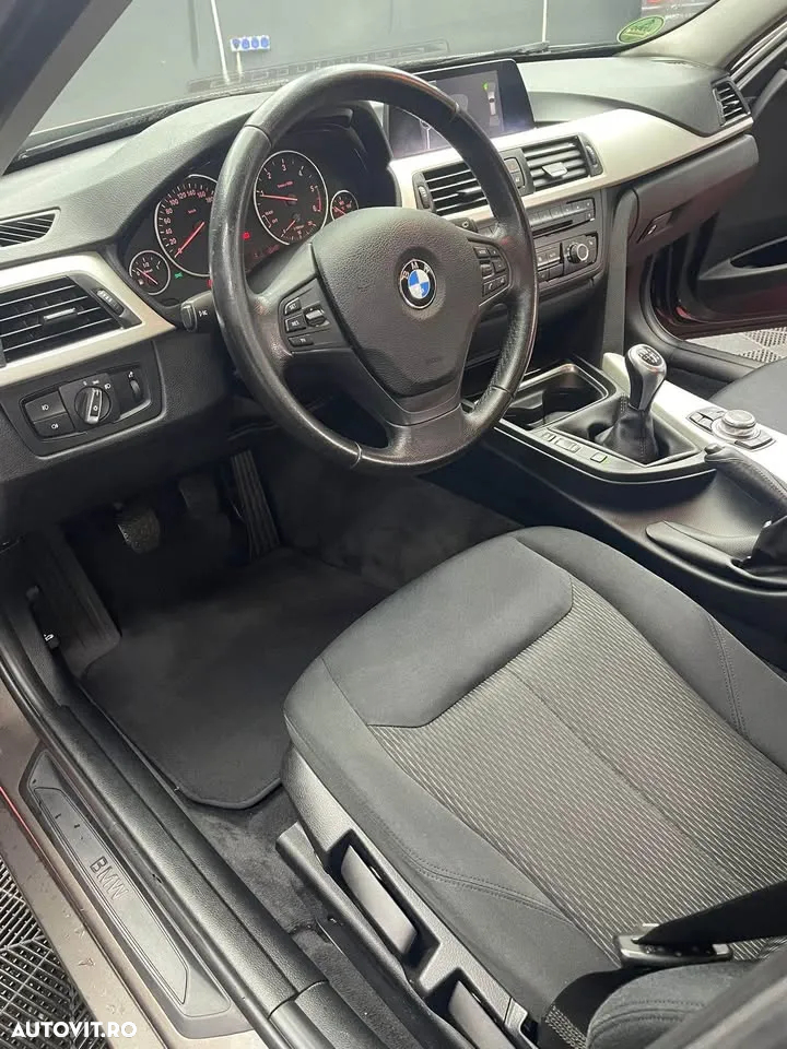 BMW Seria 3 318d - 7