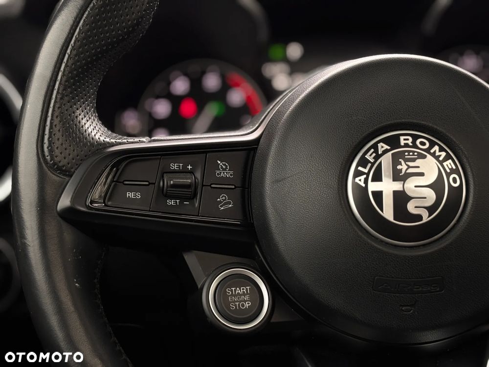 Alfa Romeo Stelvio - 20