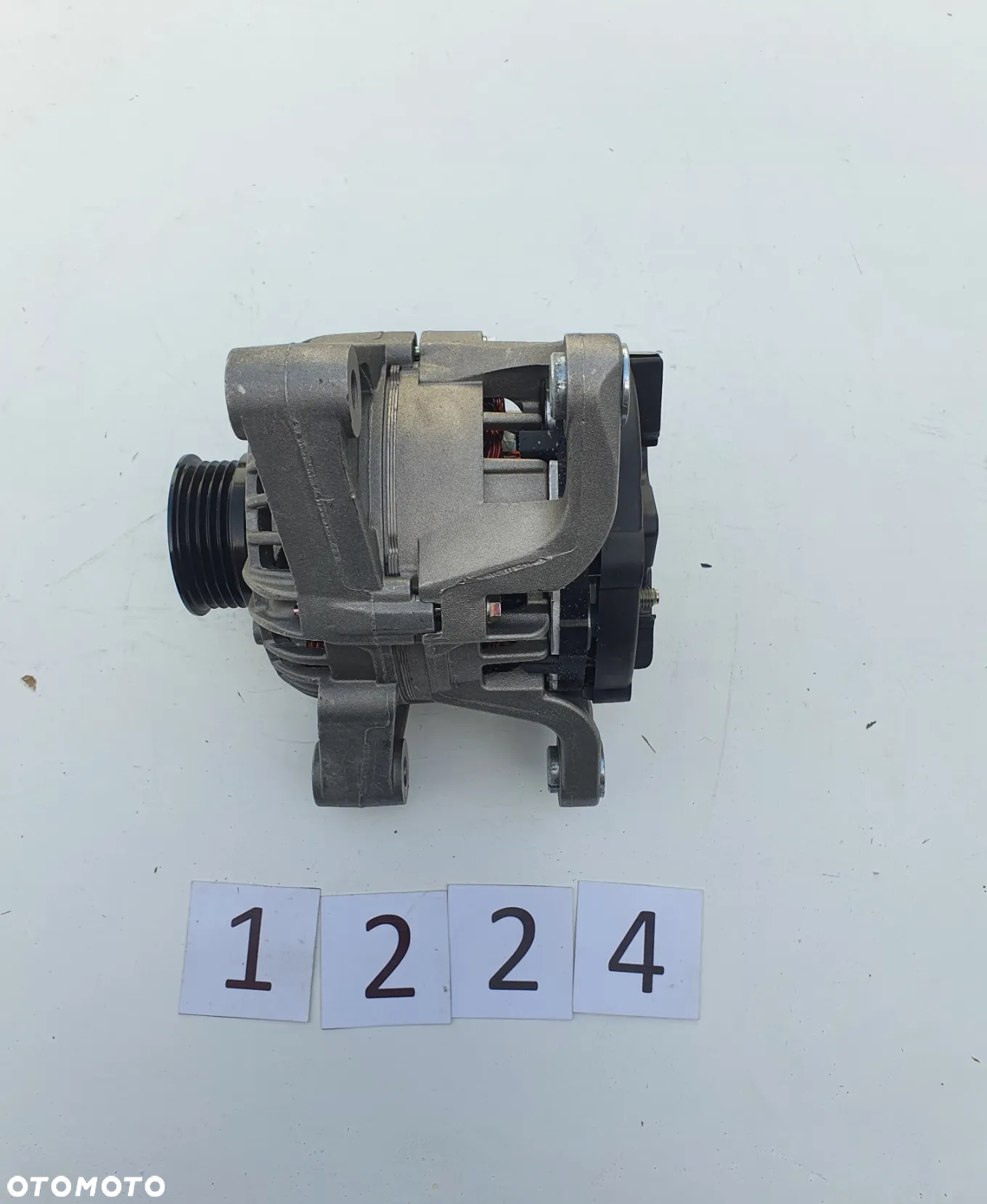 Alternator 28 V, 80 A, Hella 8EL012584141, MAN, DAF, Mercedes, Renault - 4