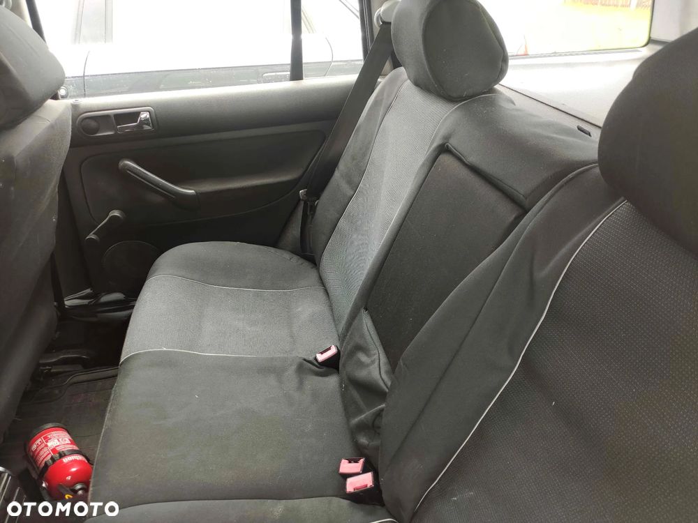Volkswagen Golf - 10
