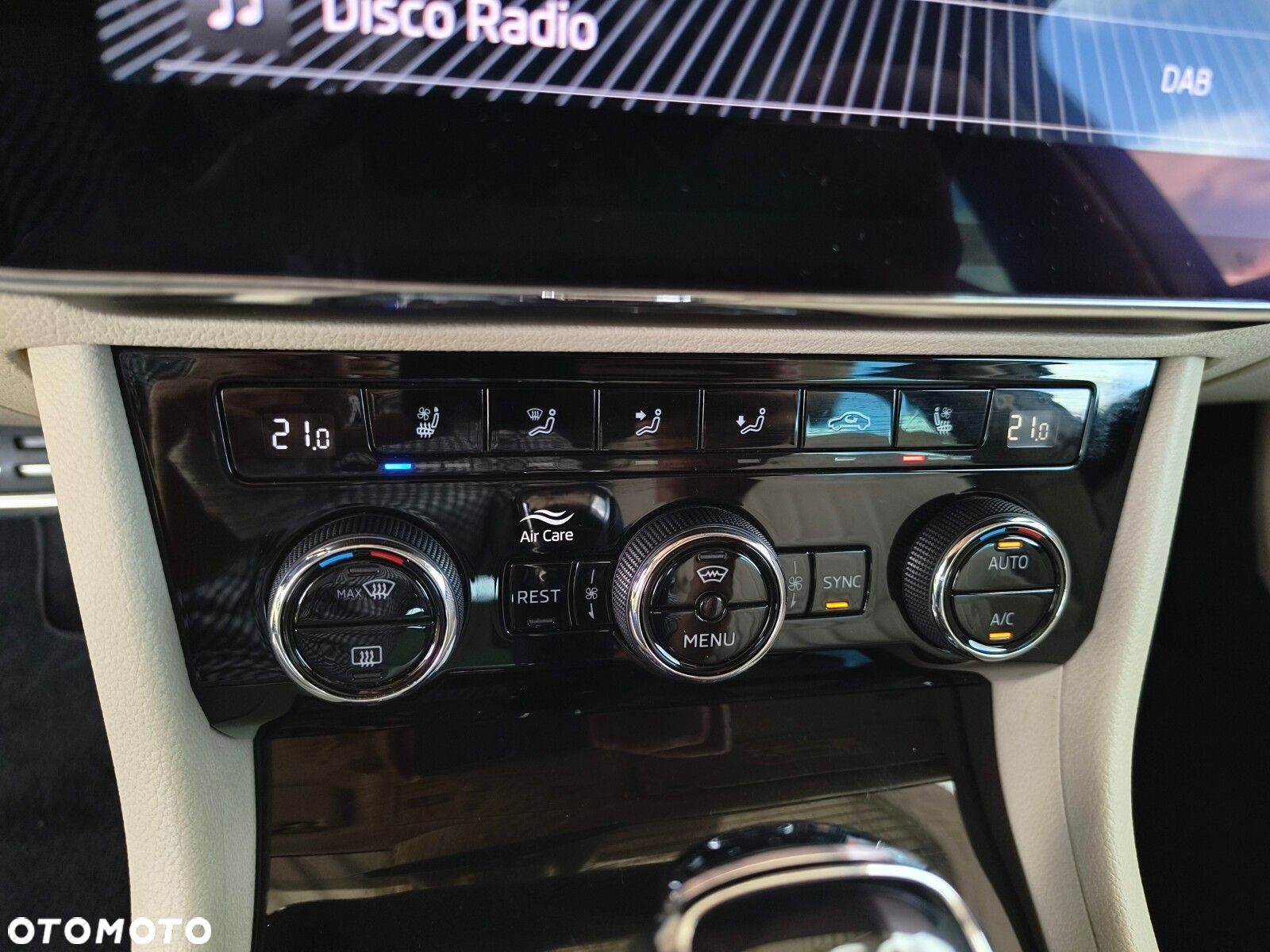 Skoda Superb 2.0 TDI SCR L&K DSG - 24