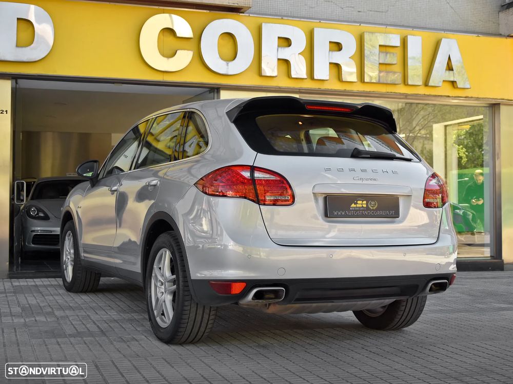 Porsche Cayenne - 4