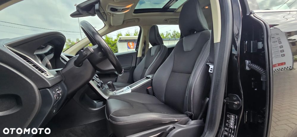 Volvo XC 60 D4 Geartronic Momentum - 28