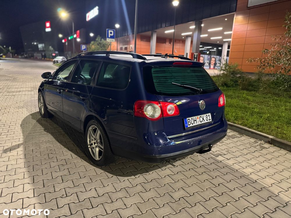 Volkswagen Passat 1.9 TDI Sportline - 8