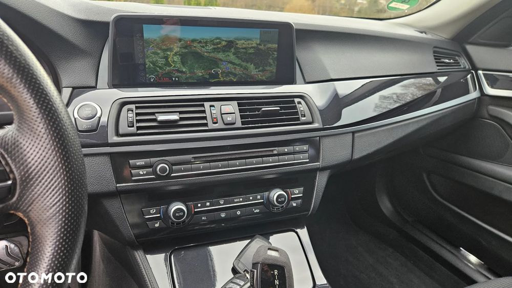 BMW Seria 5 525d xDrive Sport-Aut Modern Line - 25