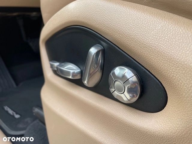Porsche Cayenne Platinum Edition - 36