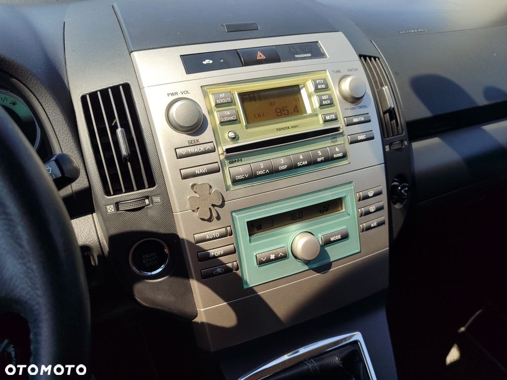 Toyota Corolla Verso - 15