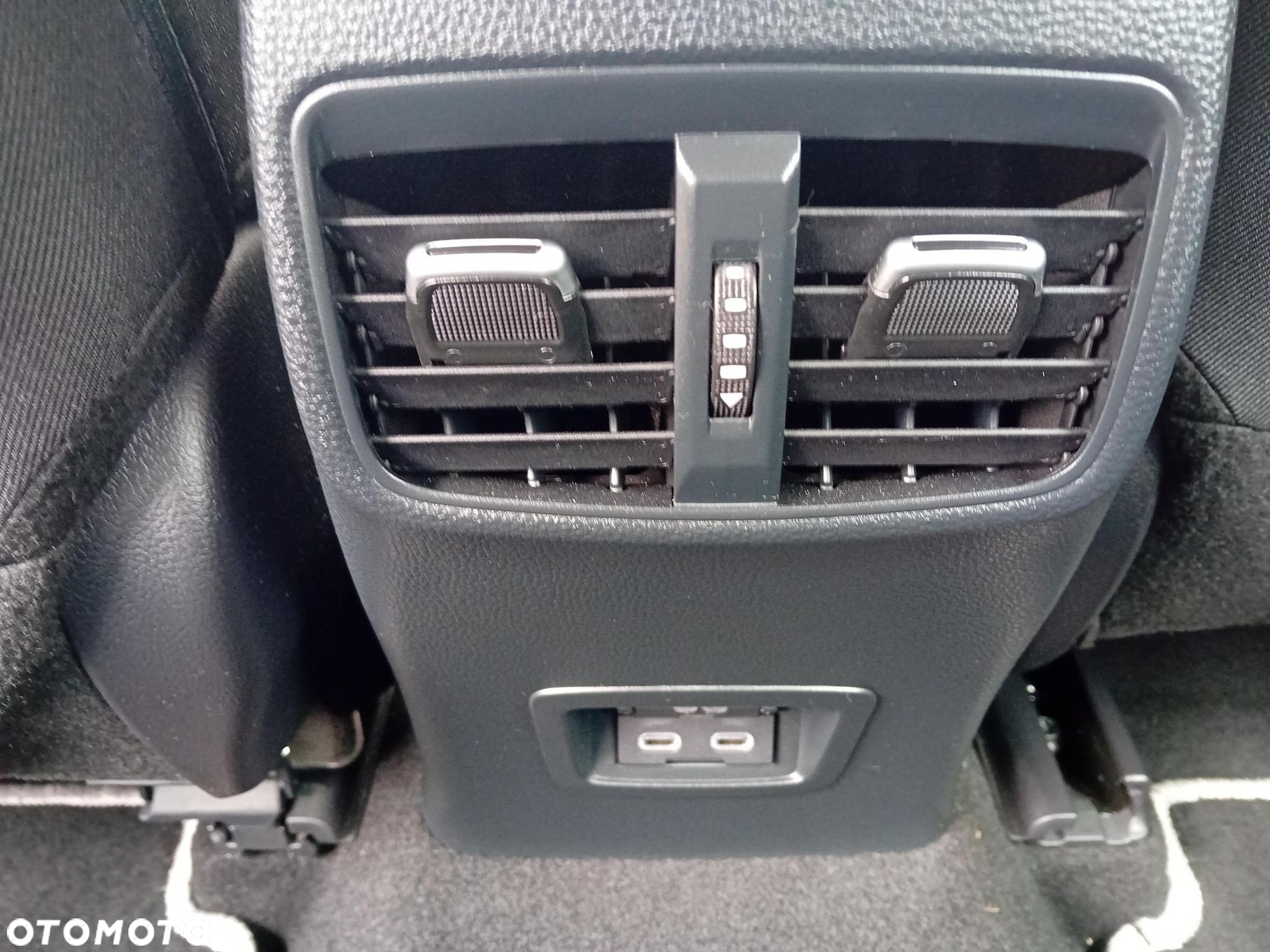 Toyota Corolla - 25