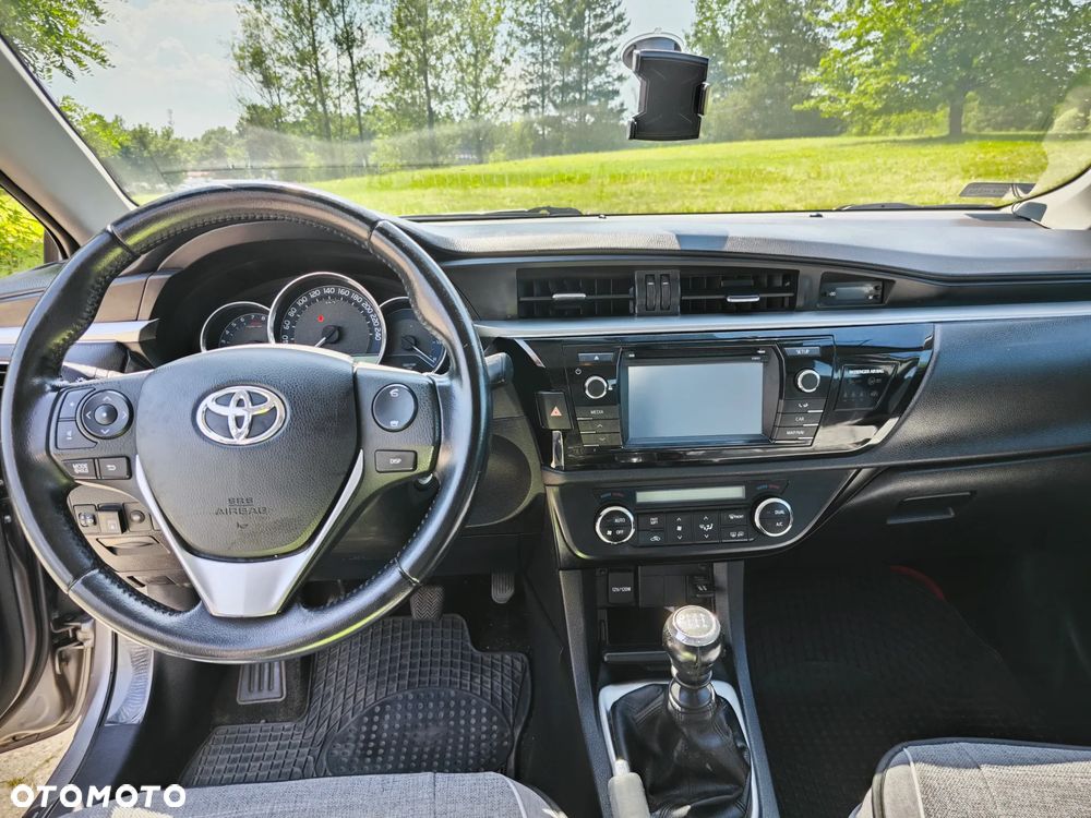 Toyota Corolla 1.6 Active - 13