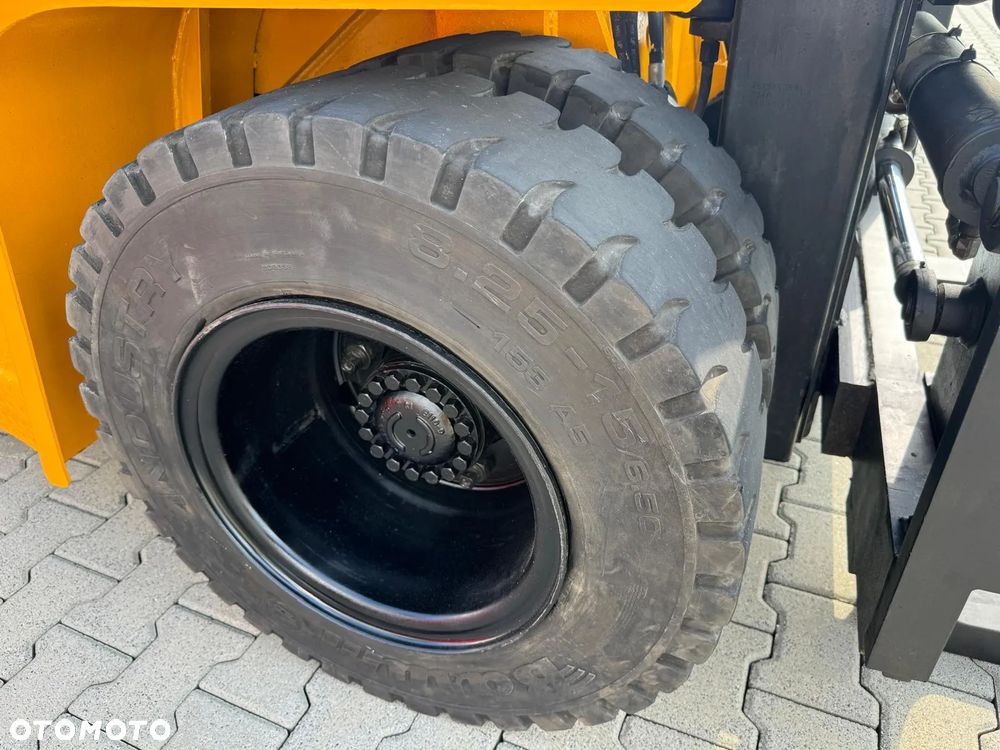 Hyster Yale GLP70 udzwig 7000 kg /Pozycjoner + przesuw /Kabina pełna / - 15