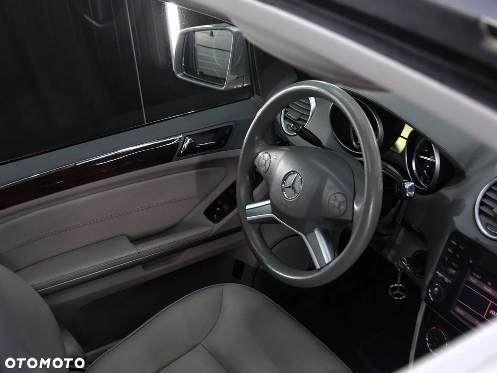 Mercedes-Benz GL - 30