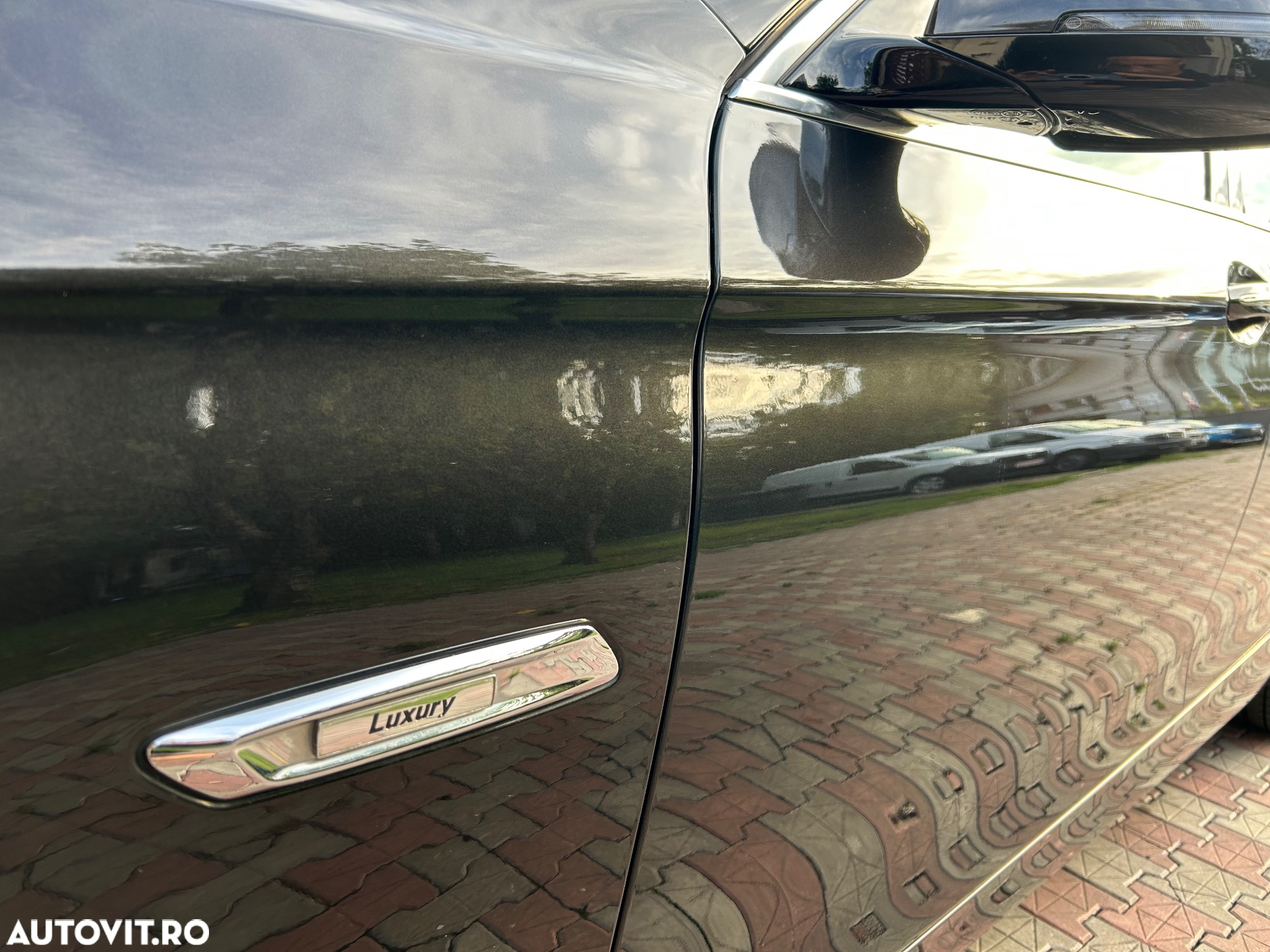 BMW Seria 5 520i Touring Aut. Luxury Line - 31