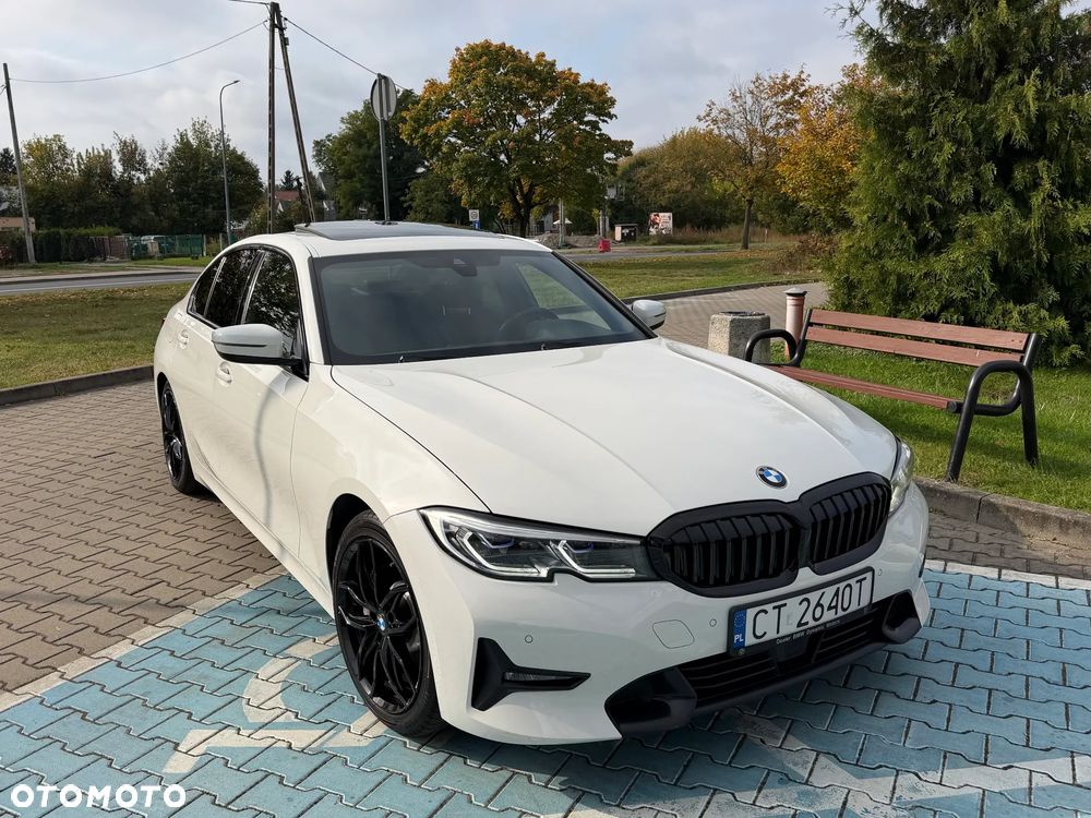 BMW Seria 3 330i Sport Line sport - 10