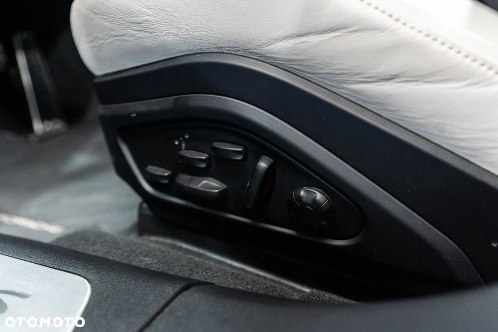 Porsche Panamera 4S E-Hybrid PHEV - 24