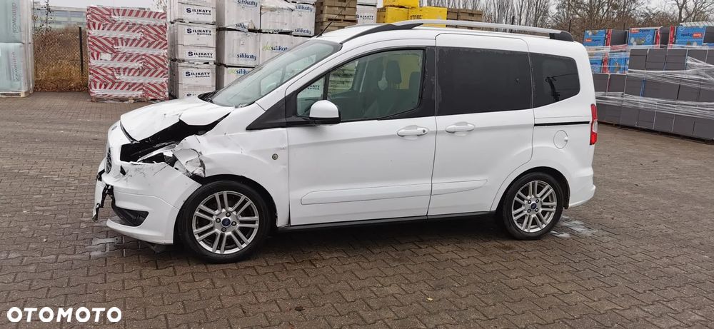 Ford Tourneo Courier 1.5 TDCi Titanium - 16