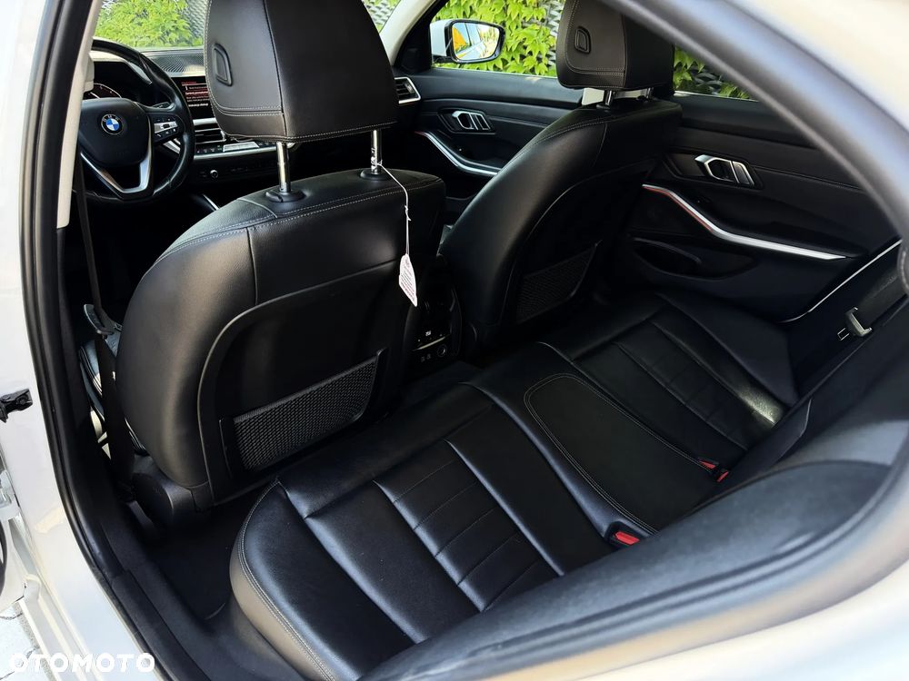 BMW Seria 3 320i GPF Luxury Line - 16
