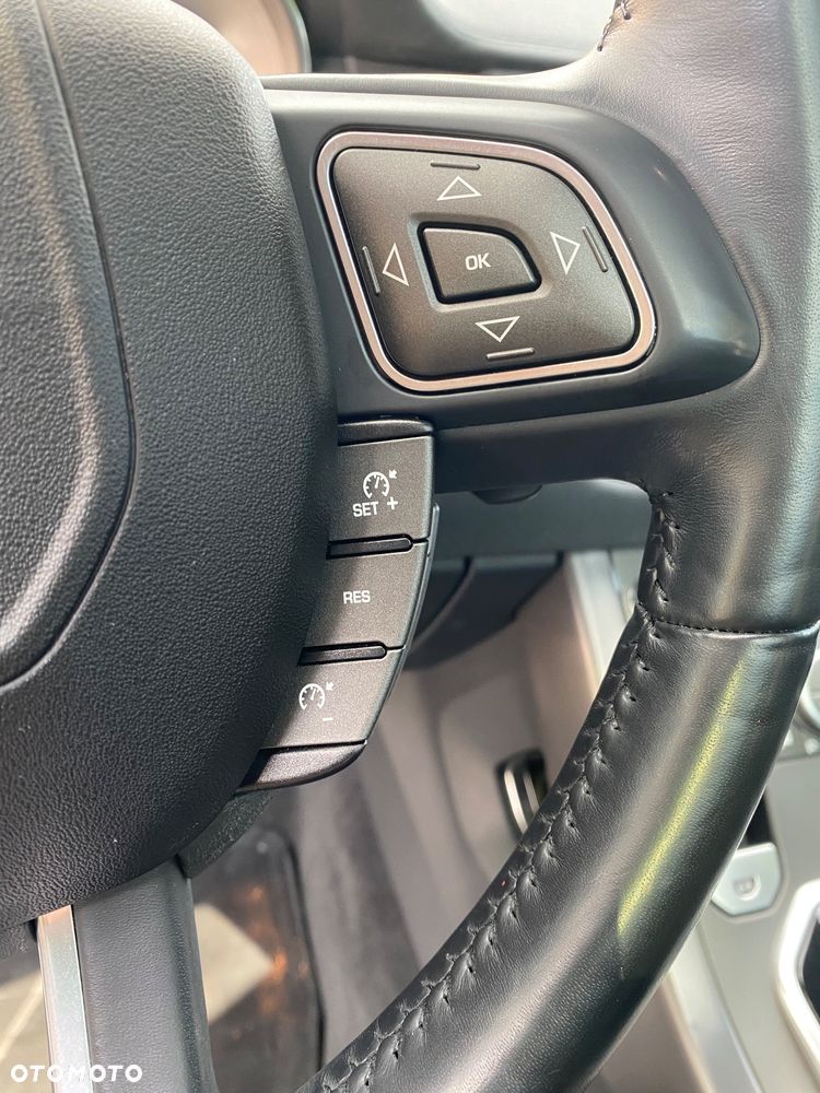 Land Rover Range Rover Evoque - 22