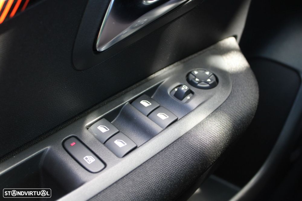 Peugeot 208 1.2 PureTech Active - 28