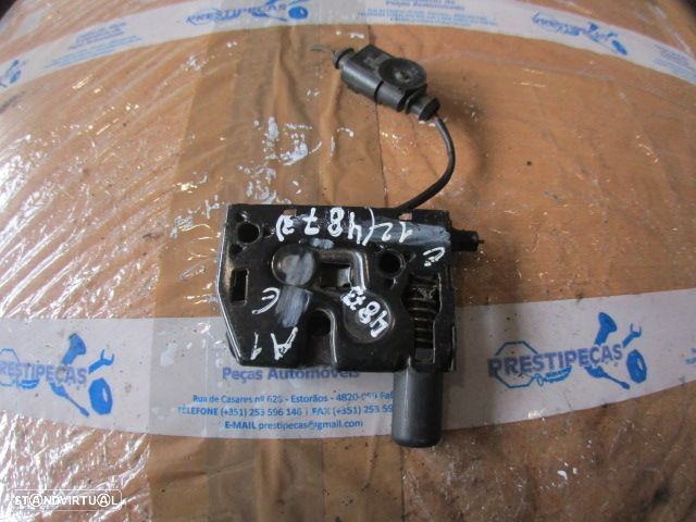 Fecho 8X0823509B AUDI A1 2013 1.6TDI 90CV 0P CAPOT 2 PINOS - 2