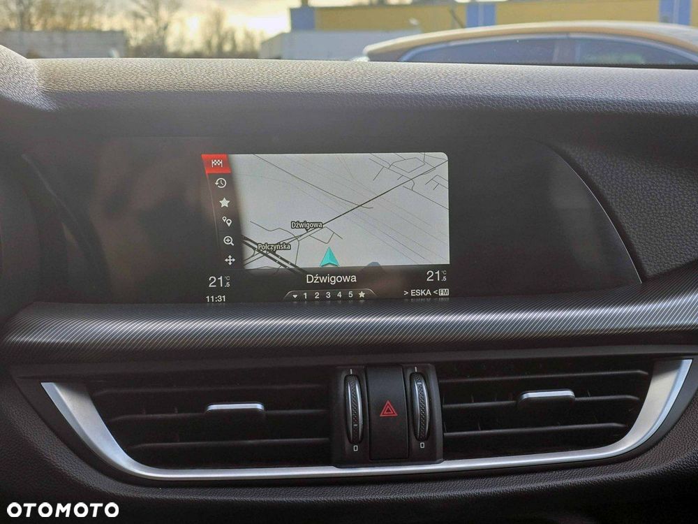 Alfa Romeo Stelvio - 8