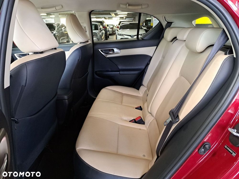 Lexus CT 200h Prestige - 12