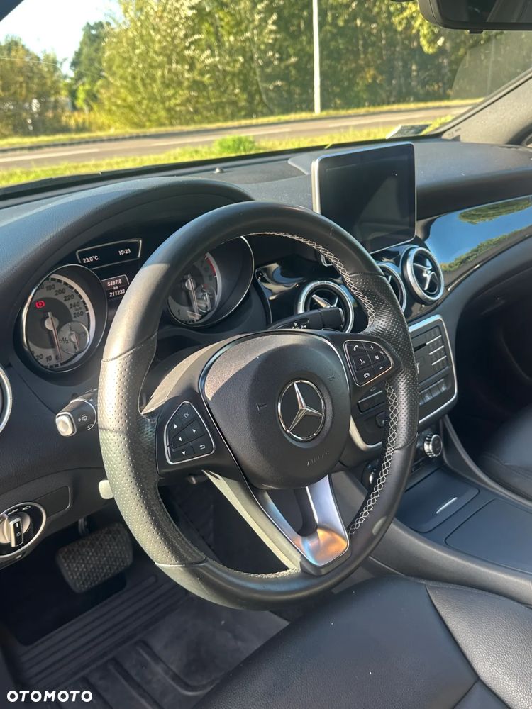 Mercedes-Benz CLA 250 4Matic 7G-DCT AMG Line - 13