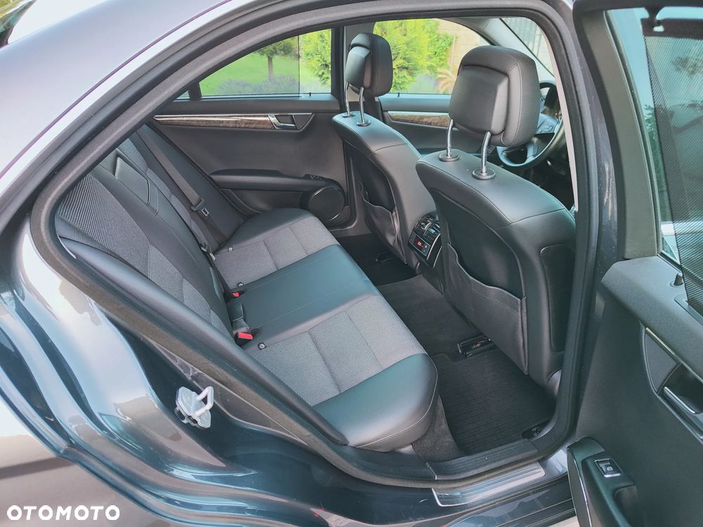 Mercedes-Benz Klasa C 350 CDI DPF 4Matic 7G-TRONIC Avantgarde - 9