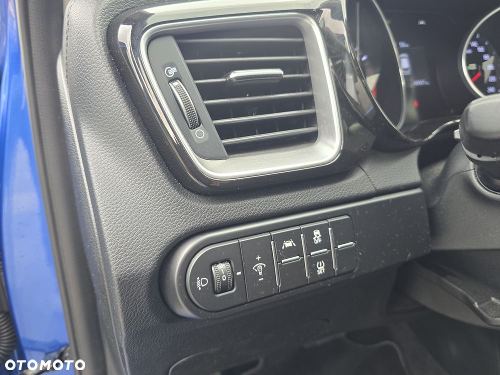 Kia Ceed 1.4 T-GDI DCT OPF Platinum Edition - 19