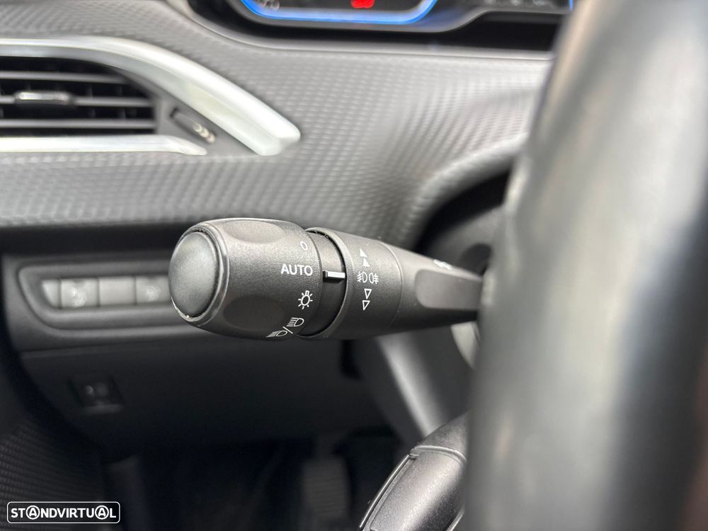 Peugeot 2008 1.2 PureTech Allure - 14