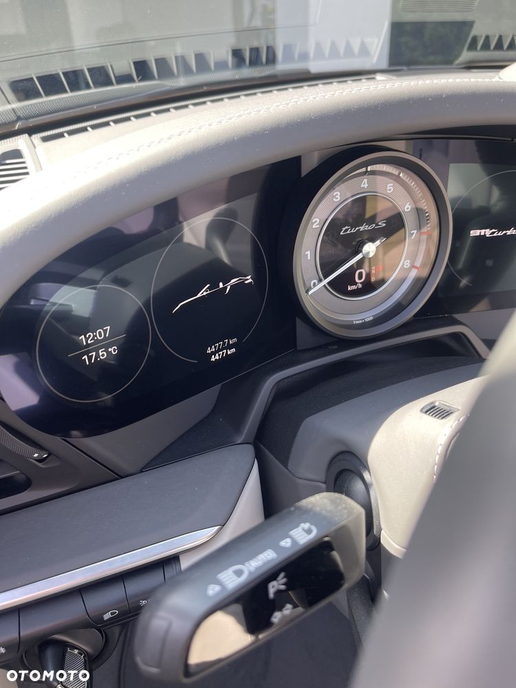 Porsche 911 Turbo S - 12