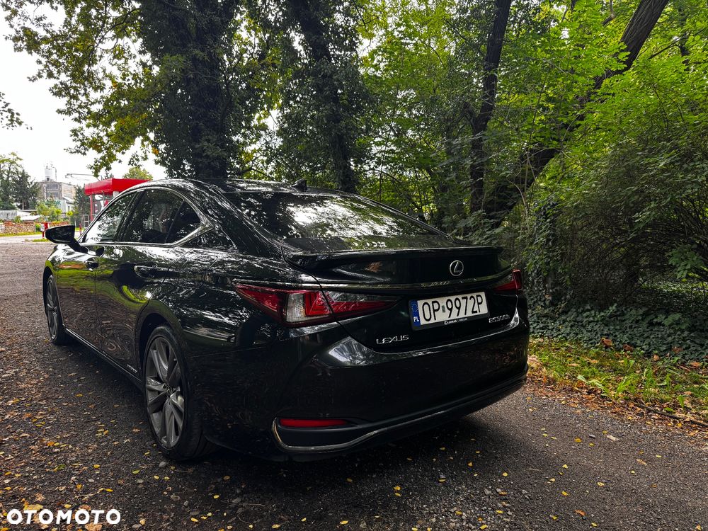 Lexus ES 300h F Sport - 7