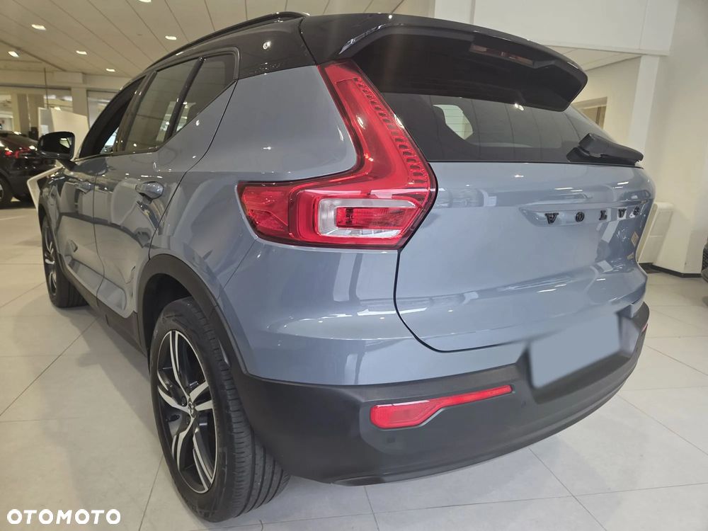 Volvo XC 40 T5 AWD R-Design - 4